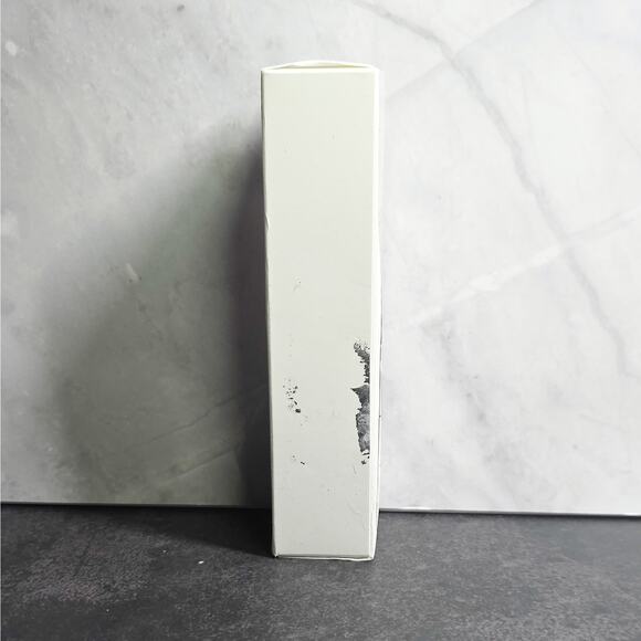 Bobbi Brown New Vitamin Enriched Skin Tint with SPF 15 in Golden 2 full size - Picture 5 of 10